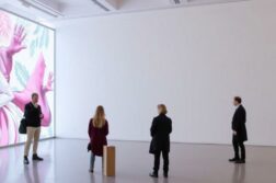 Образование в сфере современного искусства: как найти стипендии и гранты, которые реально работают