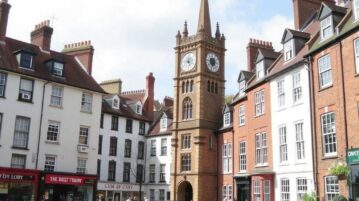 Как найти репетитора по английскому в Англии: практические шаги, которые работают