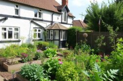 Как арендовать дом с огородом для выращивания овощей в Англии: практический гид