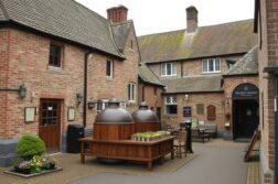 Британские экскурсии на пивоварни и винокурни: путь вкуса по Соединённому королевству