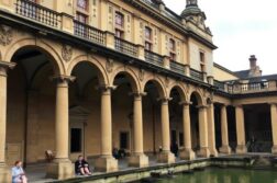 Жизнь в Бате: термальные источники и архитектура