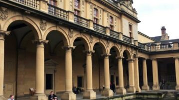 Жизнь в Бате: термальные источники и архитектура