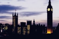 Вечерние курсы в Лондоне: как взрослым найти своё образование после работы и не потеряться в городе