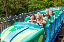 Британские парки развлечений: куда пойти с семьёй